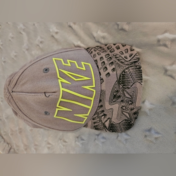 Nike infant hat - Picture 3 of 4